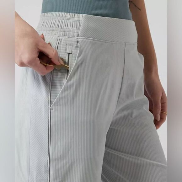 Athleta Brooklyn Textured Jogger Pants City Stripe Coast Clay Green Size 2 NWT - Picture 2 of 9